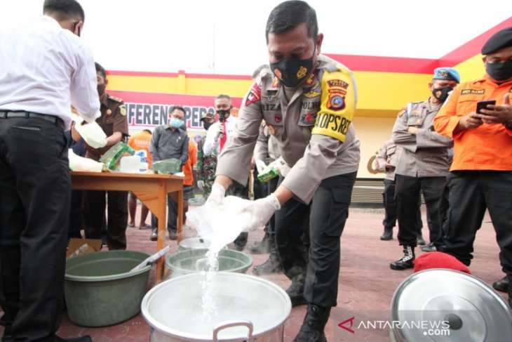 Polisi musnahkan belasan kilogram sabu dan ganja