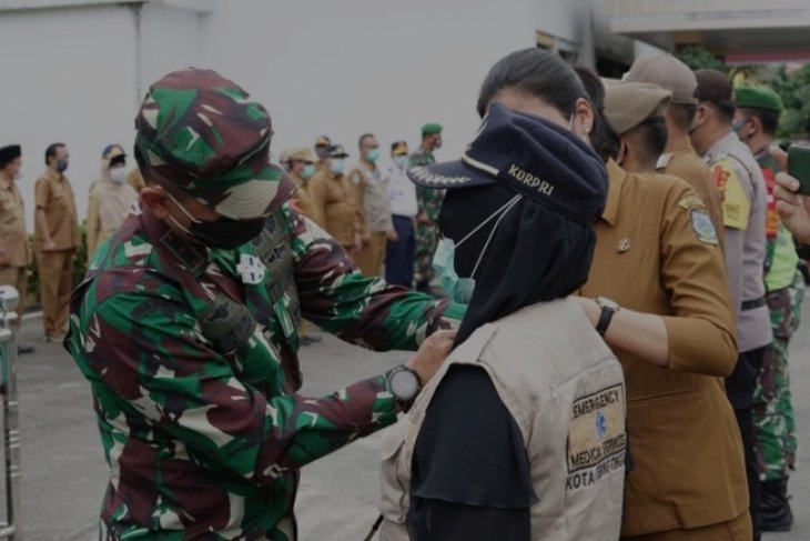 Dandim 0204-DS pimpin apel pasukan penegakan disiplin COVID-19 sambut natal dan tahun baru.