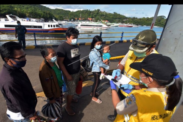 Pemeriksaan surat rapid test antigen di Padangbai