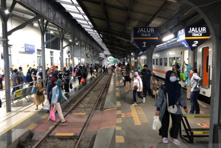 Libur Natal dan tahun baru, penumpang kereta jarak jauh di Daop Jember wajib tes cepat antigen