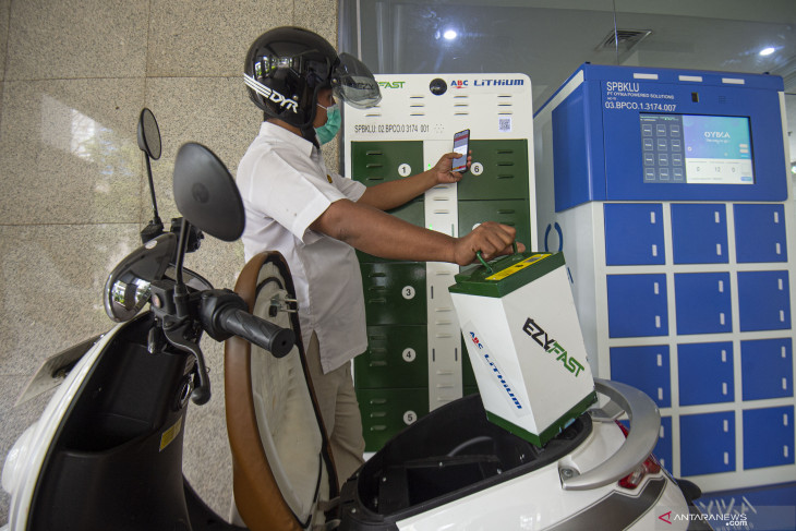 Kementerian ESDM inisiasi konversi sepeda motor BBM ke listrik