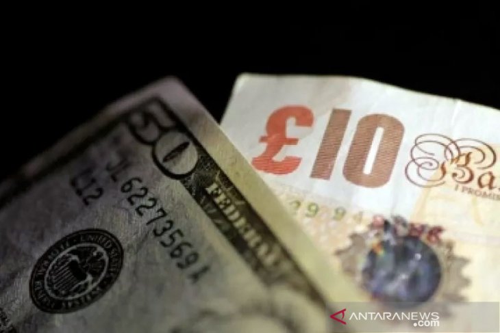 Dolar AS melemah karena investor pertimbangkan stimulus fiskal AS
