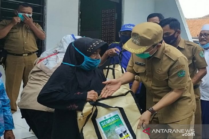 Pemkab Pamekasan salurkan bantuan kepada warga terdampak banjir