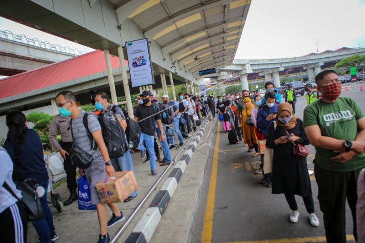 Pemberlakuan Tes Cepat Antigen di Bandara