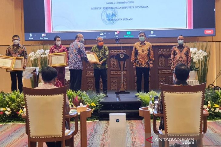 Walikota Pangkalpinang terima penghargaan dari Kemenhub