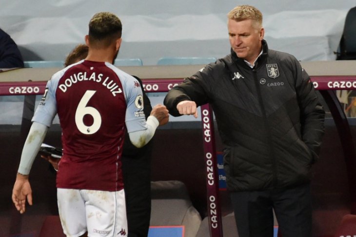 Bos Aston Villa sanjung merayakan pertandingan