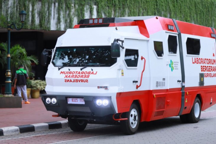 Mobile lab BSL-2 ready for COVID-19 testing in provinces