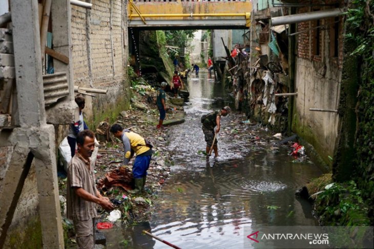 Dedie A Rachim ajak warga Kota Bogor bersihkan kali Cibalok dari sampah