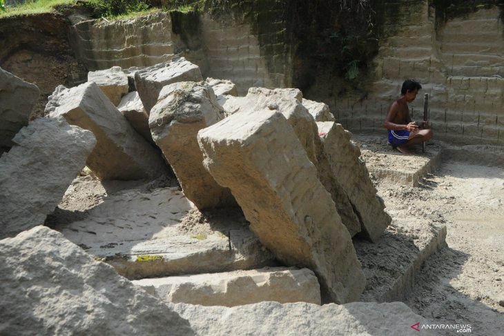 Tambang batu kumbung