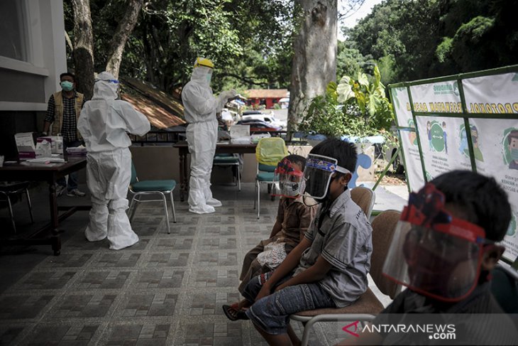 Tes cepat Antigen di Kebun Binatang Bandung 