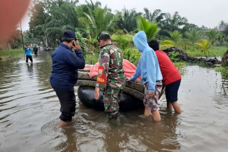 Langkat dilanda banjir 61 jiwa warga Hinai mengungsi