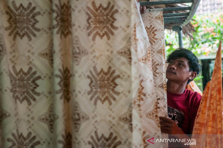 Mereka yang tak lekang dihantam pandemi COVID-19