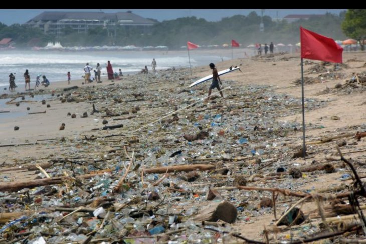 Suasana Pantai Kuta jelang pergantian tahun