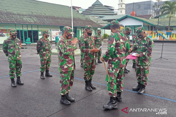 Kodim Rejang Lebong berikan penghargaan penanganan COVID-19