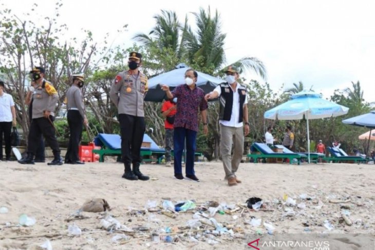 Gubernur-Kapolda Bali pantau protokol kesehatan di destinasi wisata pantai