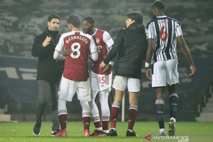 Arsenal mencukur habis tuan rumah West Bromwich Albion 4-0