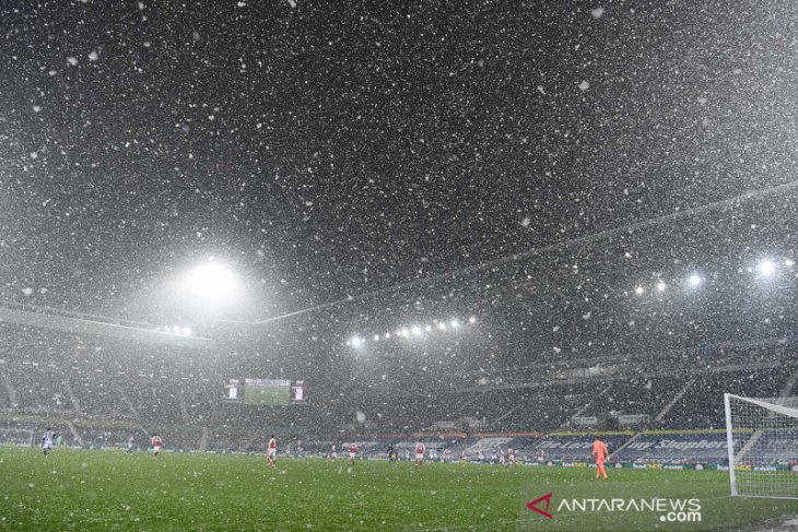 Olahraga elite terus dilanjutkan di tengah