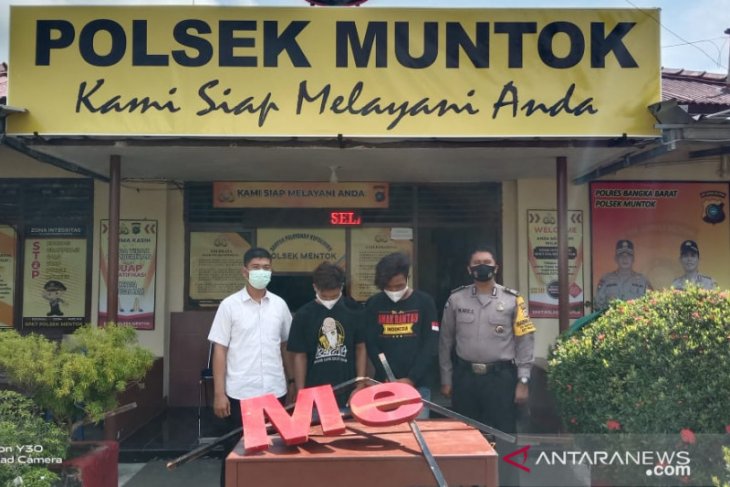 Polisi ringkus dua pemuda diduga perusak fasilitas wisata di Bangka Barat