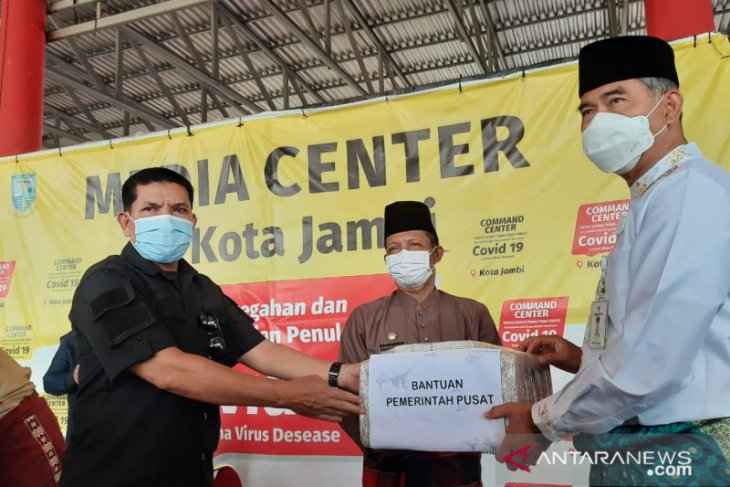 Sebelas kecamatan Kota Jambi terima bantuan obat cegah gejala flu, batuk dan sesak