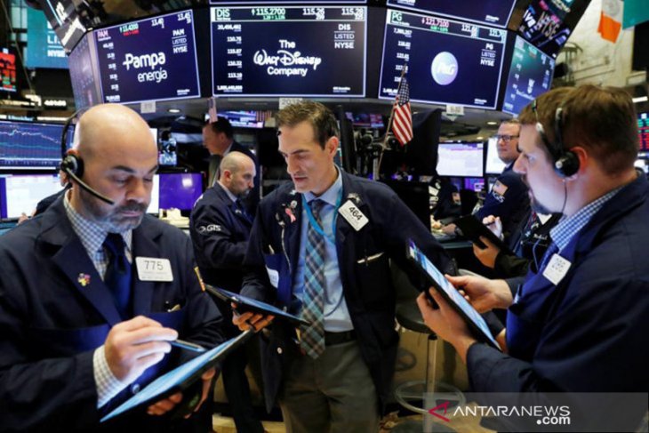 Wall Street bervariasi, S&P dan Nasdaq ditutup tertinggi