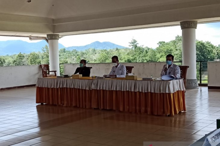 Pemkab akhirnya tunda KBM tatap muka karena zona orange COVID-19