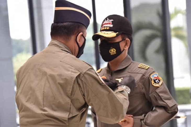 Kapolri Idham dianugerahi Wing Kehormatan Penerbang TNI AU