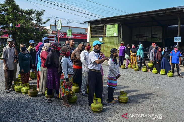 Kelangkaan gas elpiji 3 kilogram 