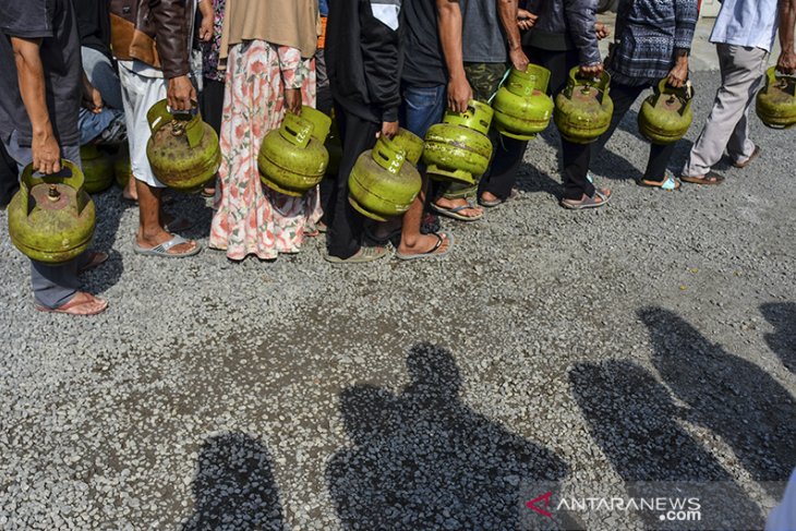 Kelangkaan gas elpiji 3 kilogram 