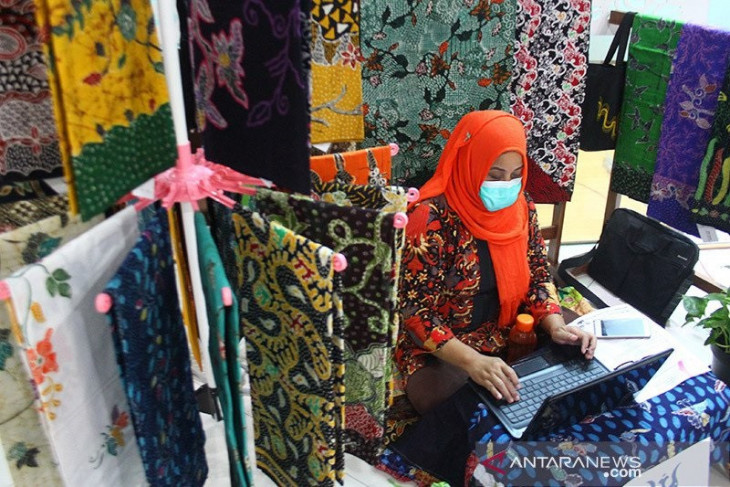 Semakin luas, promosi batik lewat jualan online