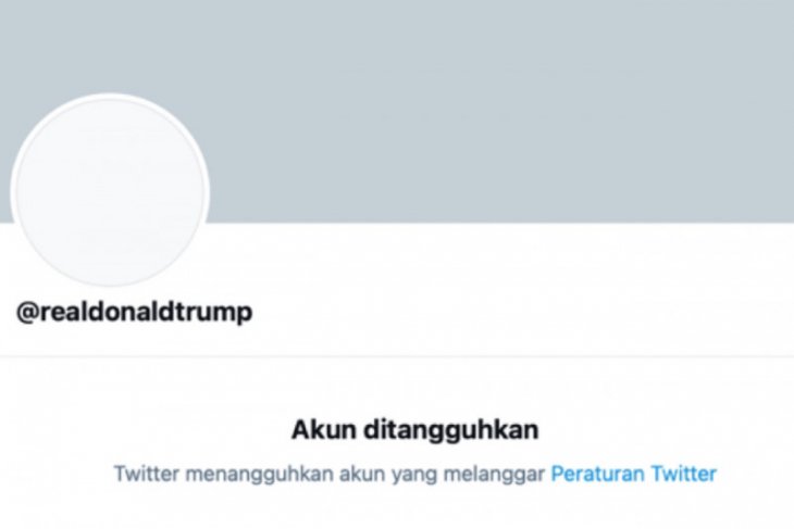 Twitter blokir akun Trump