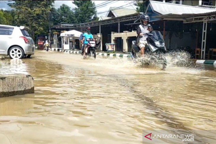 Sungai Amandit Meluap Empat Kecamatan Di Hss Terdampak Banjir Dan Longsor Antara News Kalimantan Selatan