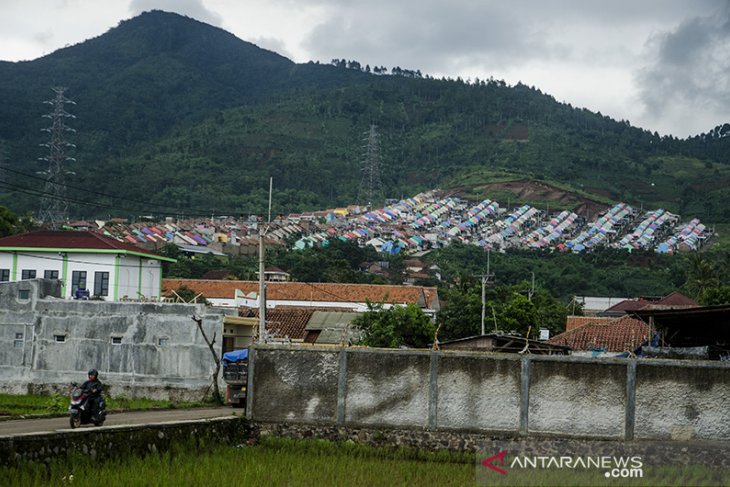 Pemukiman di kawasan perbukitan Sumedang 