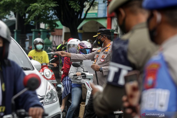 Hari Pertama Pemberlakuan Pembatasan Kegiatan Masyarakat