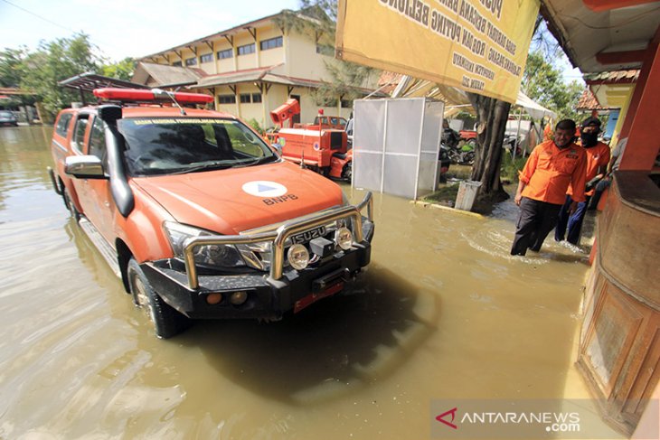 Kantor BPBD Indramayu terendam banjir 