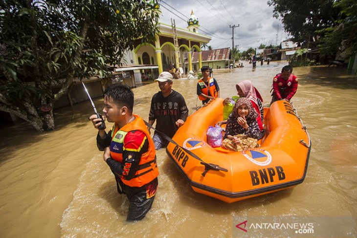 Evakuasi Warga yang terdampak Banjir di Kabupaten Banjar