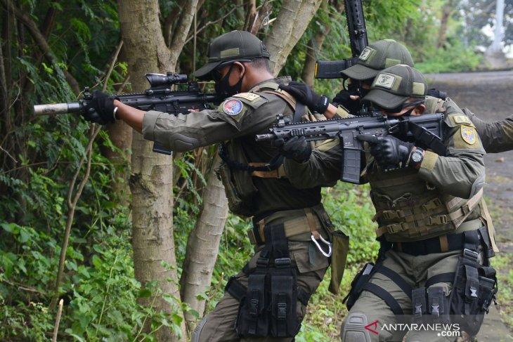  Latihan Menembak Tempur Reaksi