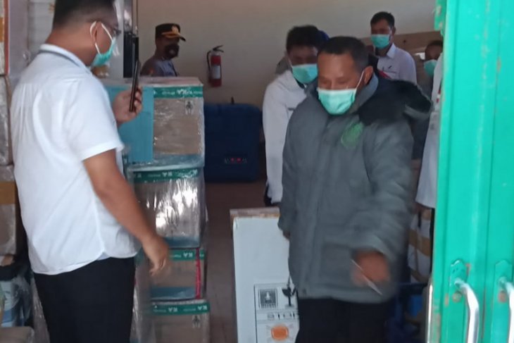 Bupati dan Wali Kota kelompok perdana vaksinasi COVID -19