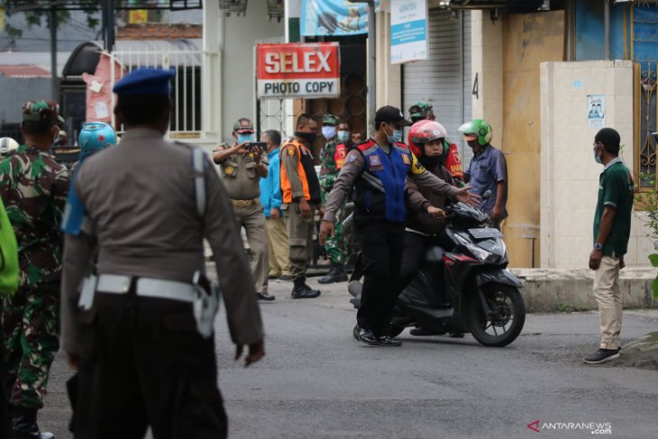 Operasi protokol kesehatan dengan sanksi denda