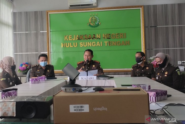 Kajari: Dugaan kasus korupsi senilai 2 miliar lebih di PDAM HST masih menunggu hasil audit