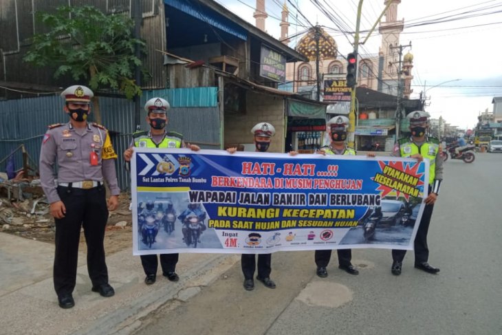 Kasat Lantas : hati-hati berkendara dimusim hujan