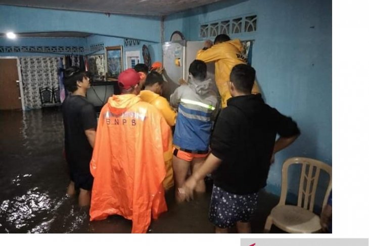 Ratusan rumah di Belitung terendam banjir