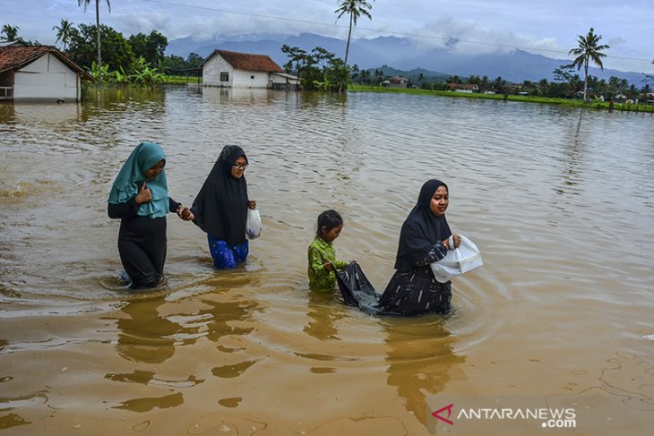 Banjir di Tasikmalaya semakin meluas 
