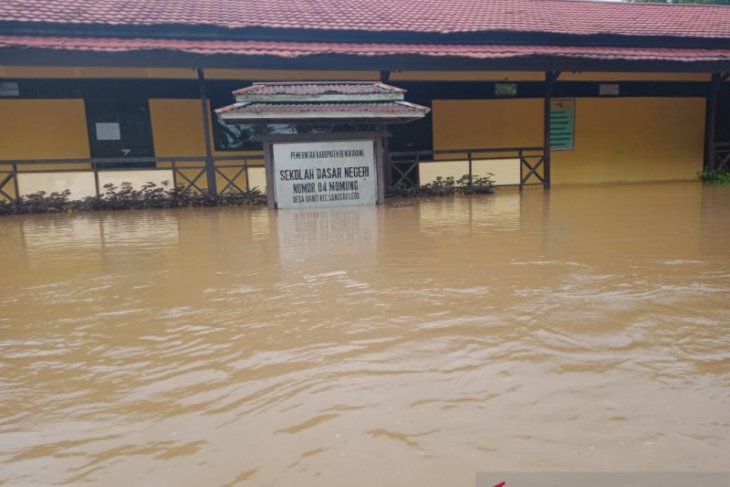 Sekolah dan rumah di Bengkayang terendam banjir