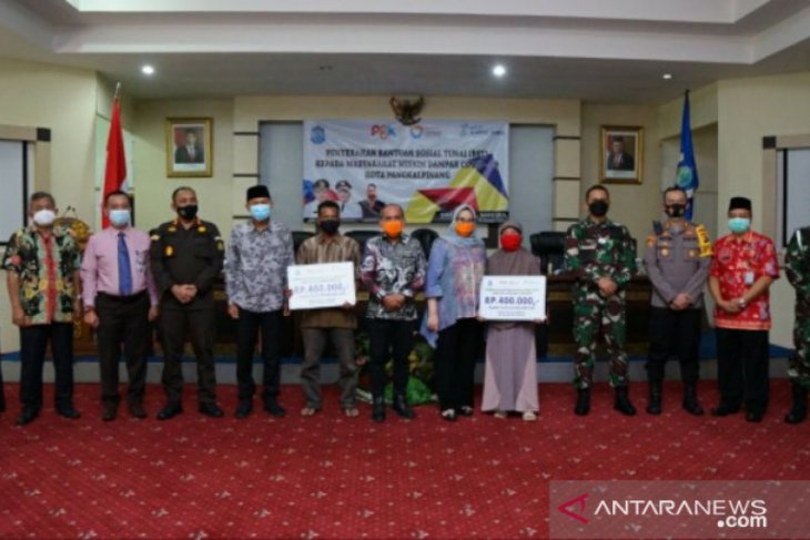 Pemkot Pangkalpinang berikan bantuan tunai kepada masyarakat miskin terdampak COVID-19