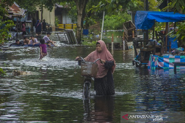 Permukiman Padat Penduduk di Banjarmasin Terendam Banjir