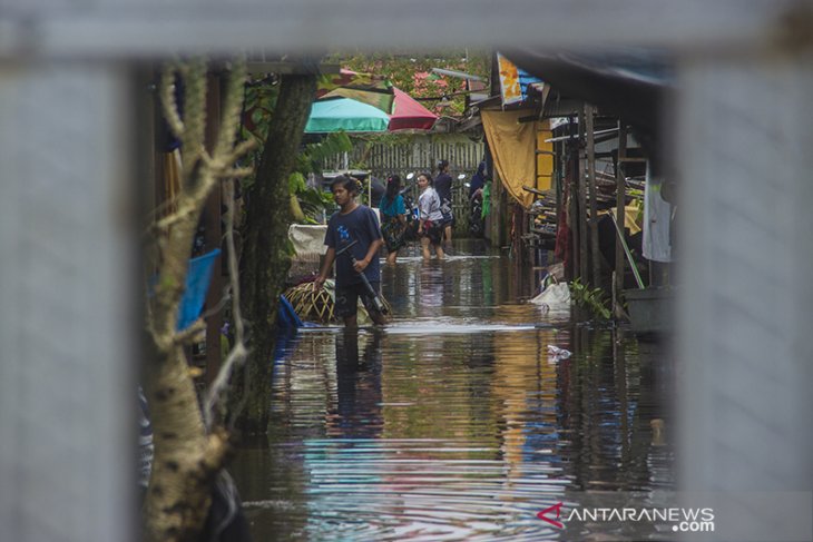 Permukiman Padat Penduduk di Banjarmasin Terendam Banjir