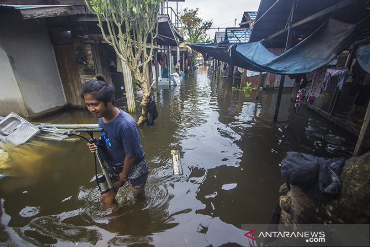 Permukiman Padat Penduduk di Banjarmasin Terendam Banjir