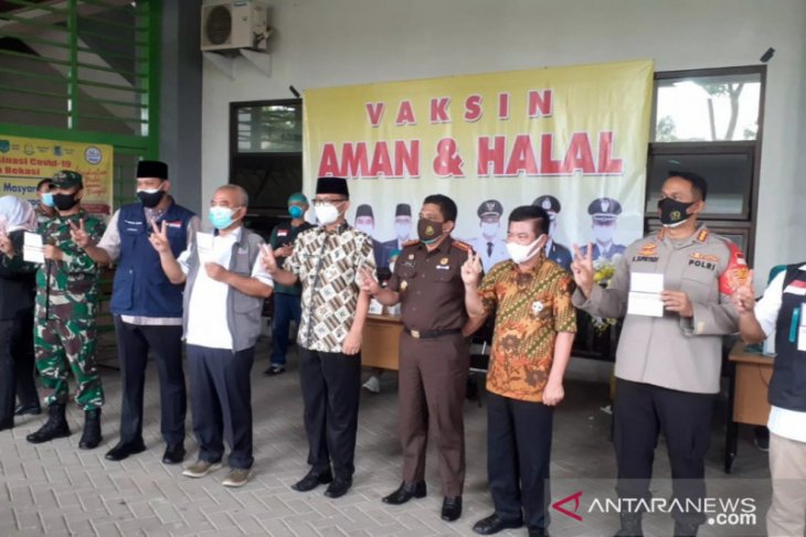 Wakil Wali Kota Bekasi batal divaksin COVID-19, ini sebabnya