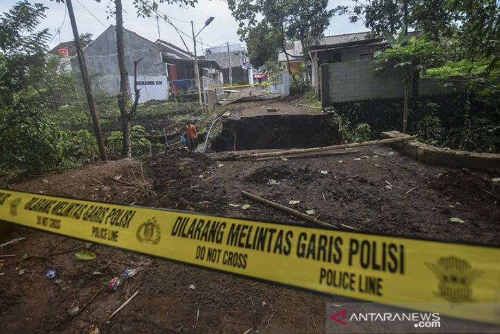 Jembatan amblas di Ciamis 