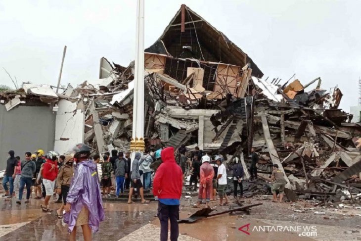 Dampak gempa bumi di Sulawesi Barat